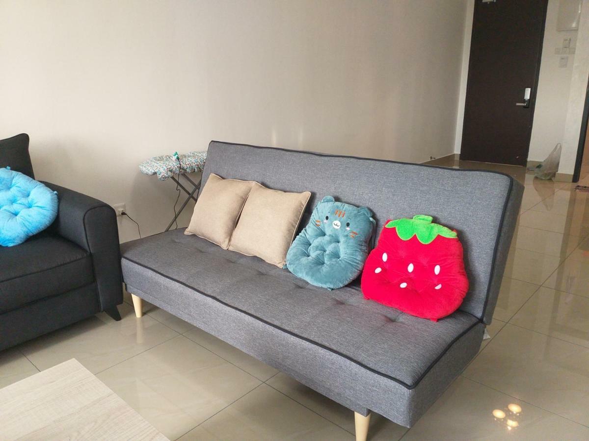 Kempas Indah @ The Secret Garden Homestay Джохор-Бару Экстерьер фото